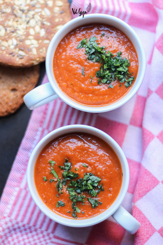 zupa-pomidorowa-z-pasternakiem