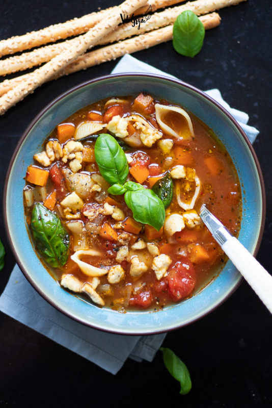 Włoska-zupa-z-makaronem