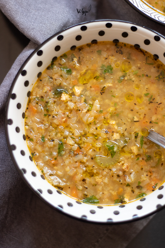 zupa z ryżem z kalafiora